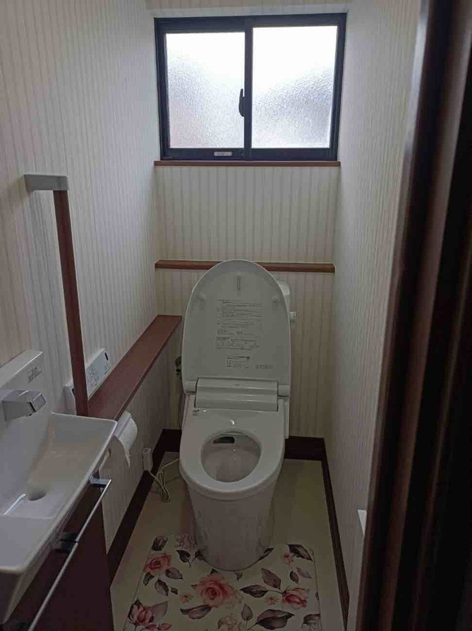 【埼玉県吉川市】S様邸トイレ交換工事が完了しました。LIXILアメージュZA 画像