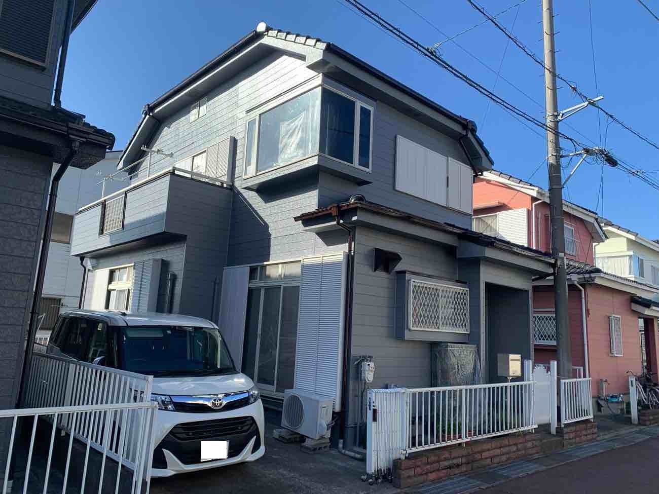 【埼玉県三郷市】S様邸外壁屋根塗装工事が完了しました。ハイパービルロックセラ 画像
