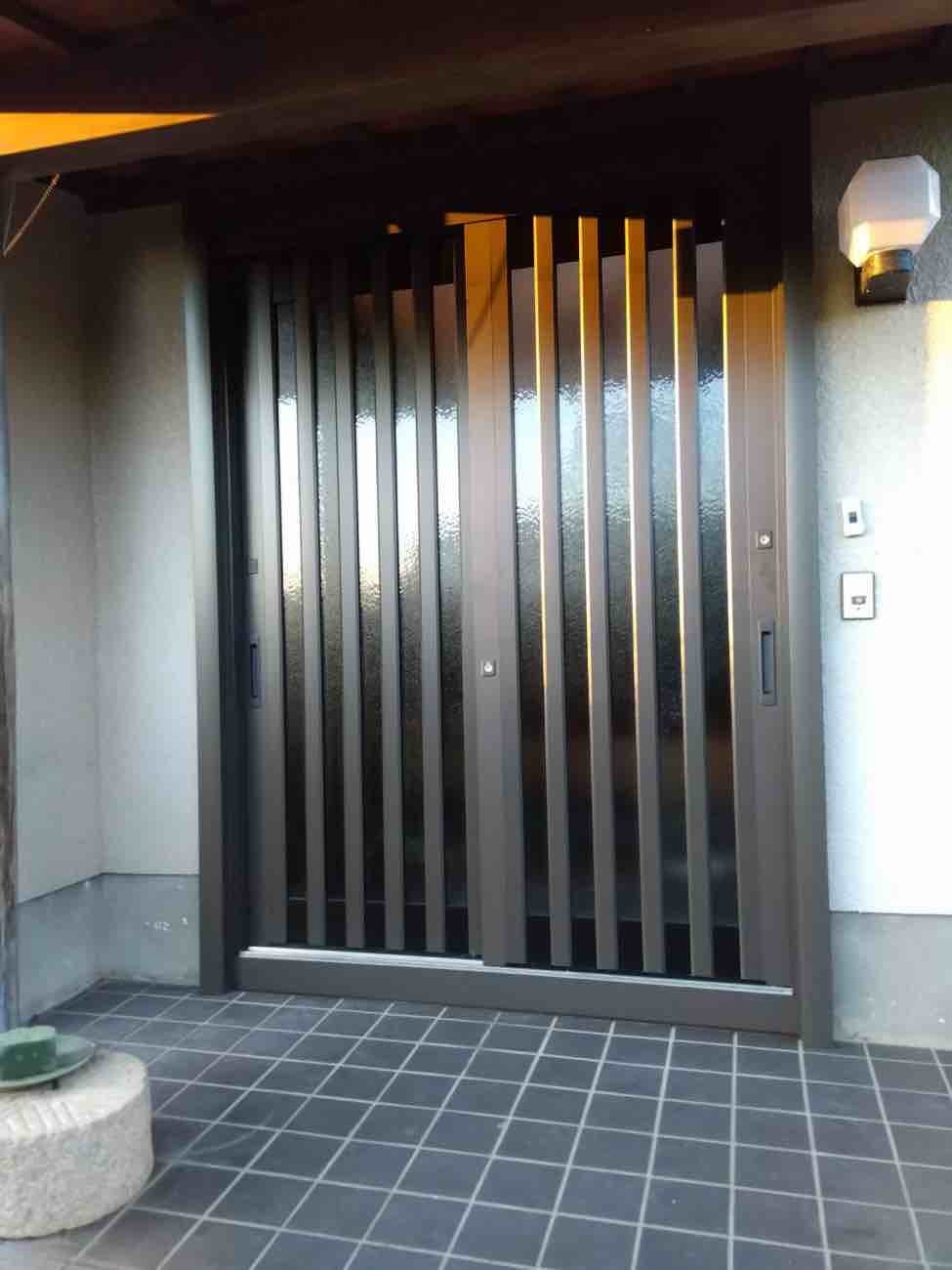 【埼玉県三郷市】T様邸玄関ドア交換工事が完了しました。省エネ 断熱リフォーム リクシル リシェント 画像