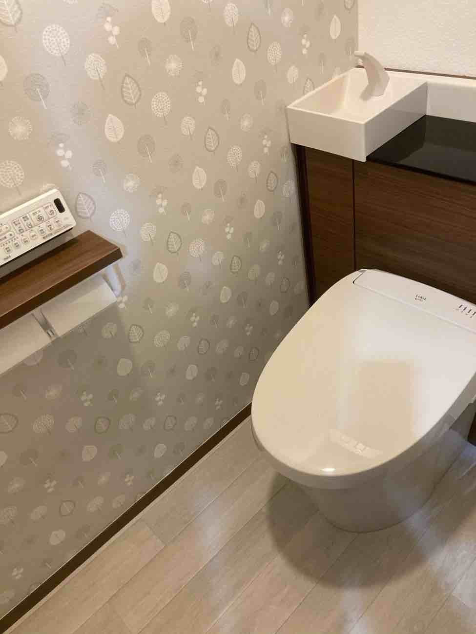 【埼玉県三郷市】I様邸トイレ交換工事が完了しました。リクシル リフォレ 画像