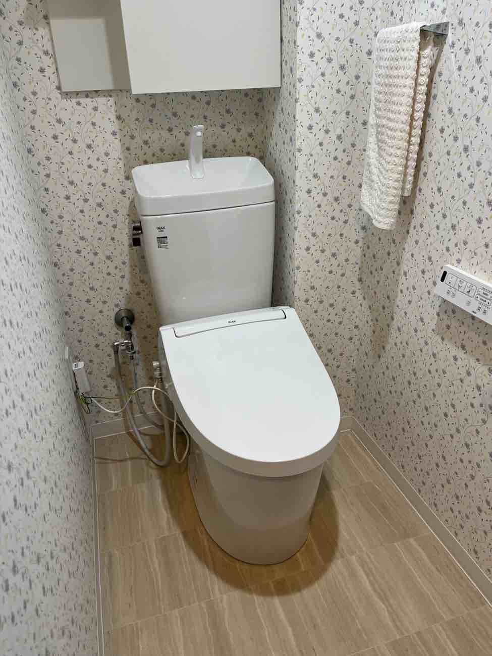 【埼玉県三郷市】O様邸トイレ交換工事が完了しました。LIXIL アメージュ便器 画像