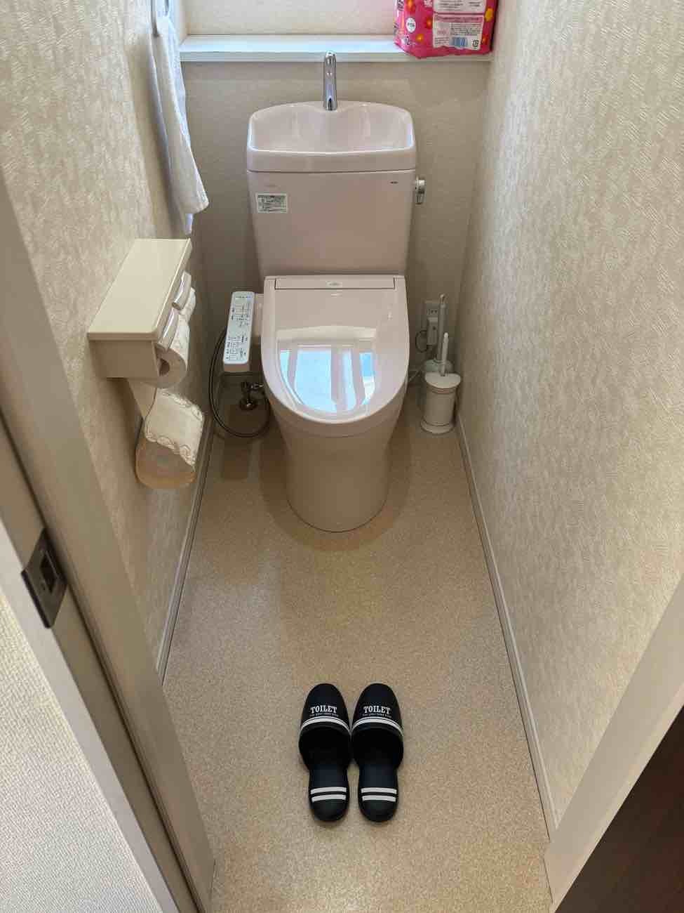 【埼玉県吉川市】M様邸トイレ交換工事が完了しました。TOTO ピュアレストQR 画像