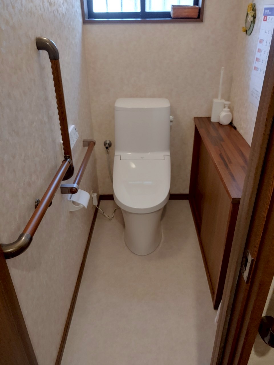 【埼玉県吉川市】S様邸トイレ交換工事 アメージュ リクシル 画像