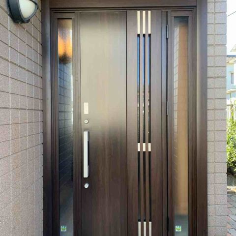 【埼玉県八潮市】T様邸玄関ドア交換工事が完了しました。リクシル リシェント アイキャッチ画像