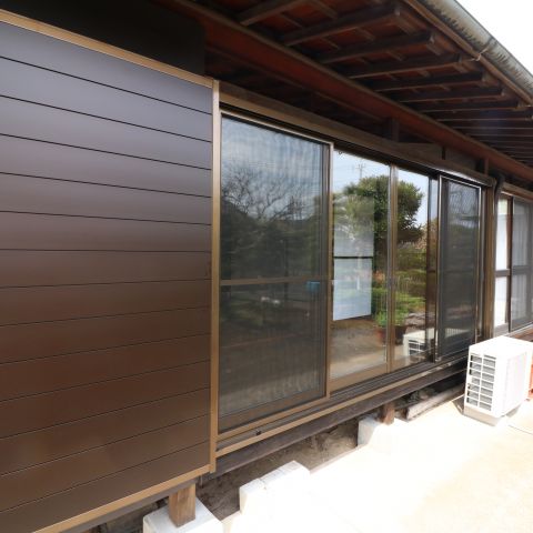 【埼玉県三郷市】K様邸サッシ、雨戸交換工事が完了しました。 アイキャッチ画像