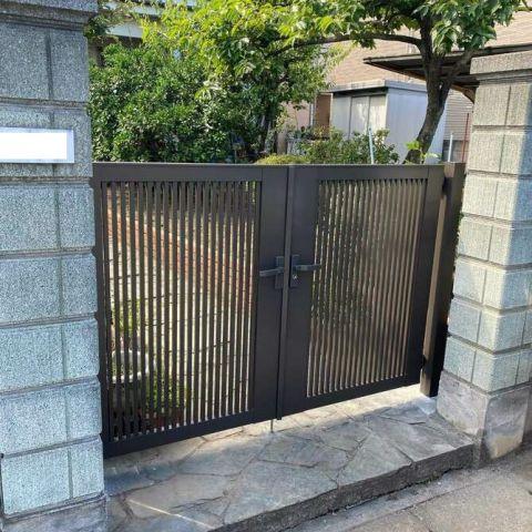 【埼玉県北葛飾郡松伏町】F様邸は開き門扉交換工事を行いました。リクシル TR1型 アイキャッチ画像