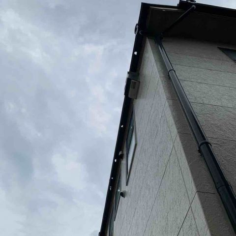 【埼玉県北葛飾郡松伏町】A様邸雹被害雨樋修繕工事が始まります。 アイキャッチ画像