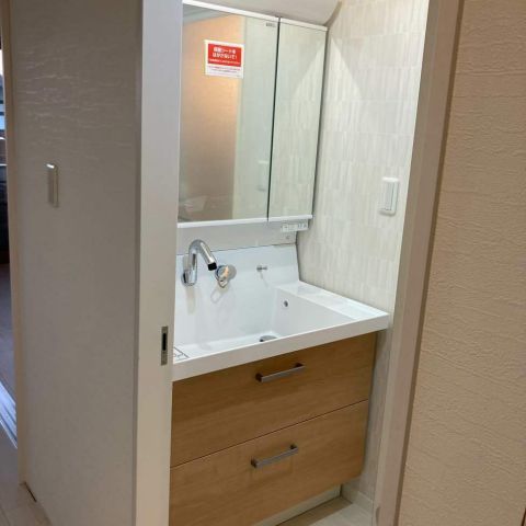 【埼玉県三郷市】S様邸洗面化粧台交換工事が完了しました。LIXIL ピアラ アイキャッチ画像