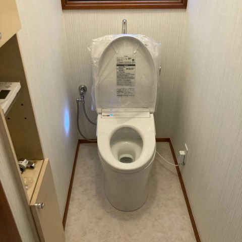 【埼玉県吉川市】O様邸トイレ交換工事が完了しました。TOTO ピュアレストQR アイキャッチ画像