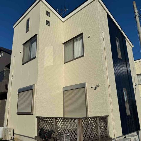 【埼玉県三郷市】M様貸家外壁屋根塗装工事が完了しました。ロックペイント ハイパービルロックセラ アイキャッチ画像