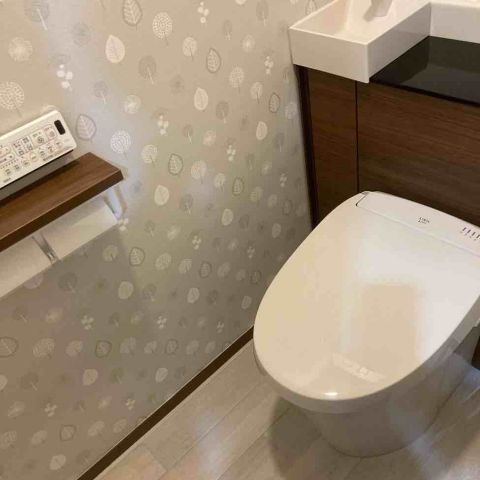 【埼玉県三郷市】I様邸トイレ交換工事が完了しました。リクシル リフォレ アイキャッチ画像