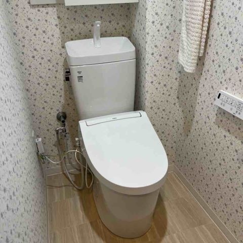【埼玉県三郷市】O様邸トイレ交換工事が完了しました。LIXIL アメージュ便器 アイキャッチ画像