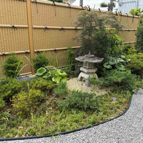 【埼玉県三郷市】T様邸中庭造園工事完了後3年の夏。季節ごとに色合いが変わります。外構工事 アイキャッチ画像